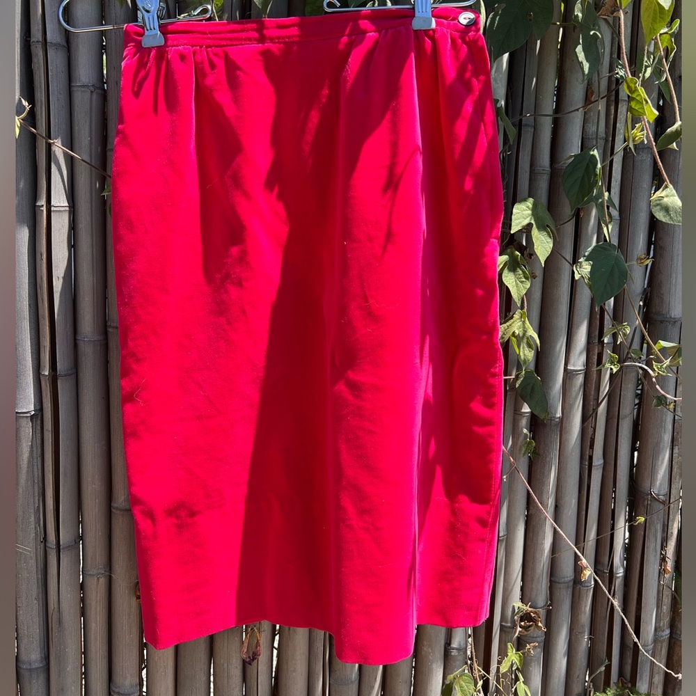 Pink vintage velvet skirt size 12 (teens )